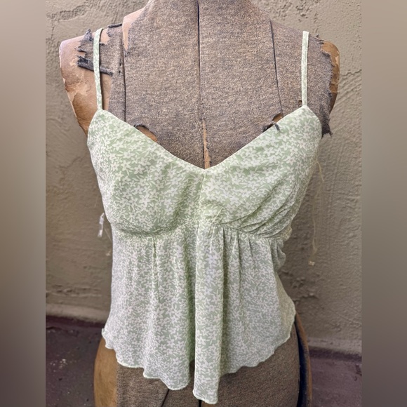 Sheer floral crop - Picture 1 of 8